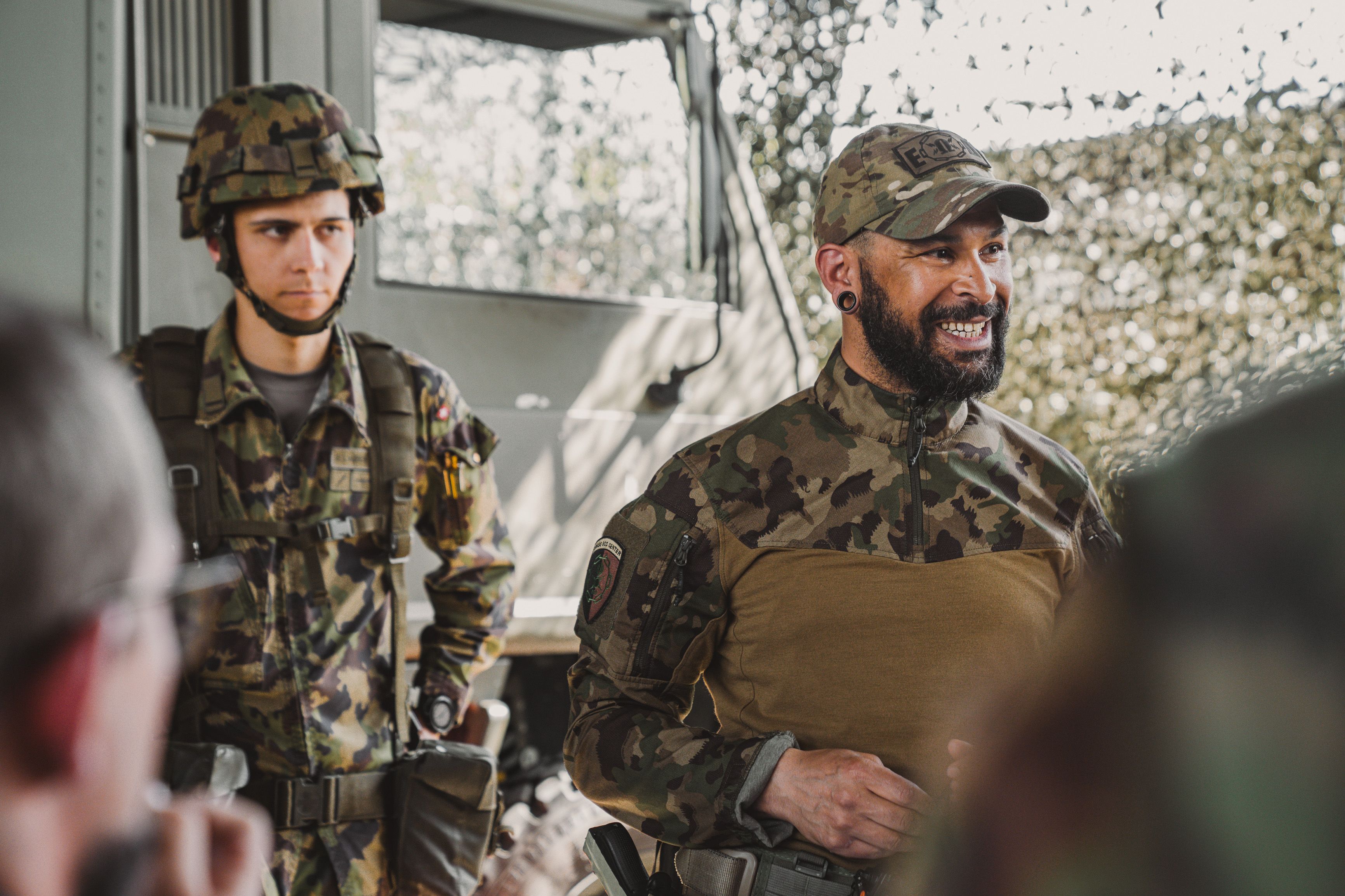 Armée suisse | Armée suisse défend