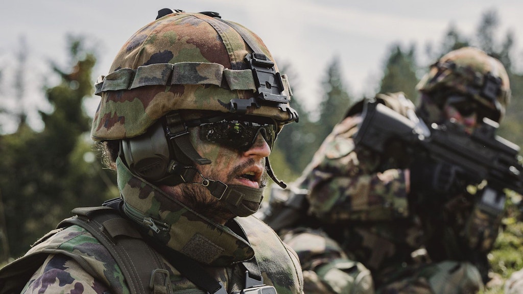 Die Schweizer Armee verteidigt Land und Bevölkerung